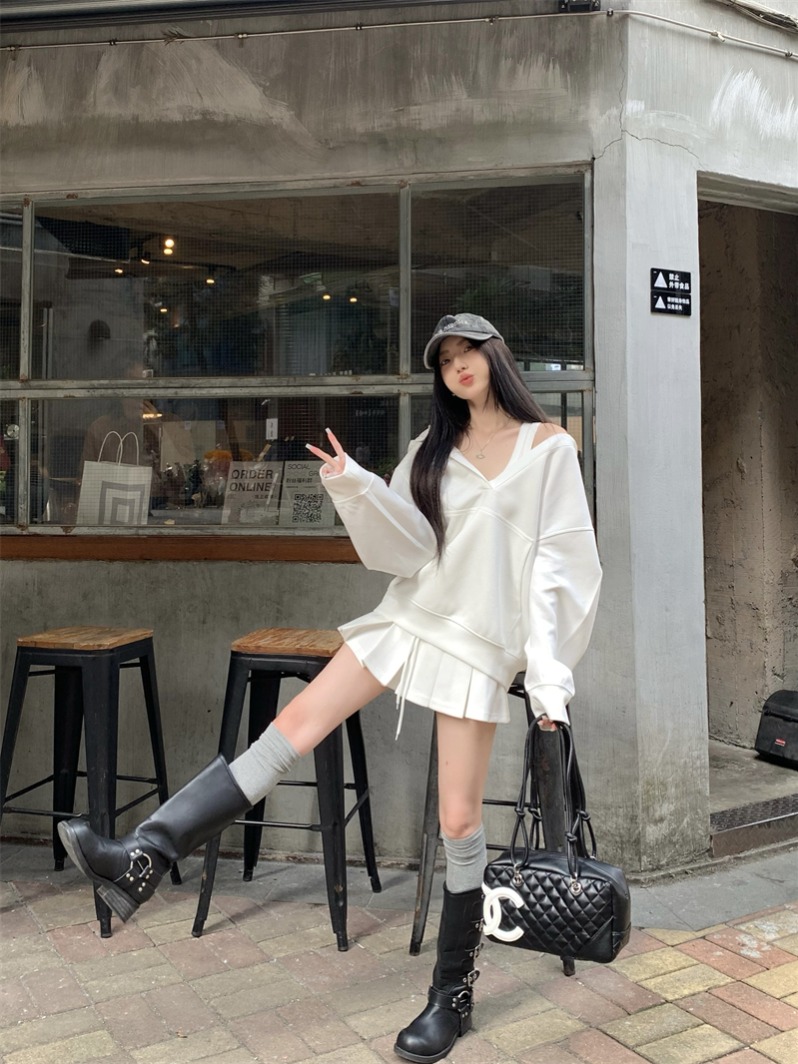 Women's Solid Color Hooded Sweatshirt Three-Piece Set with Skirt and Vest - Image 4