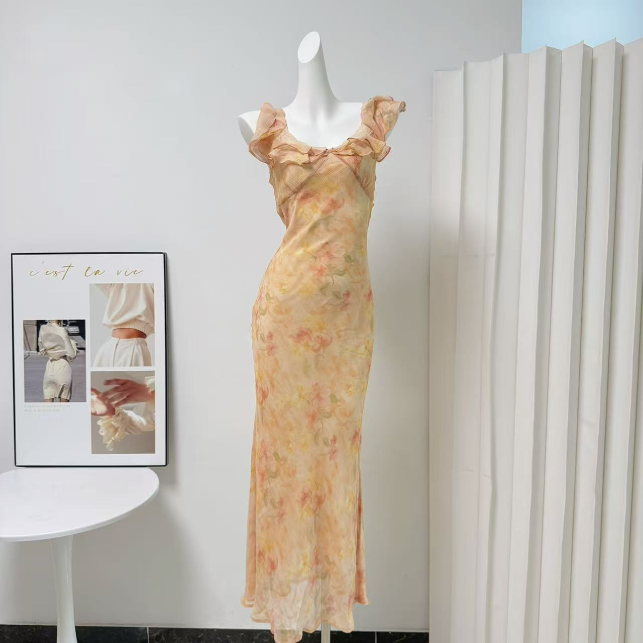 Sweet Floral Lace Trim Ruffle V-Neck Cinched Waist Mermaid Long Dress