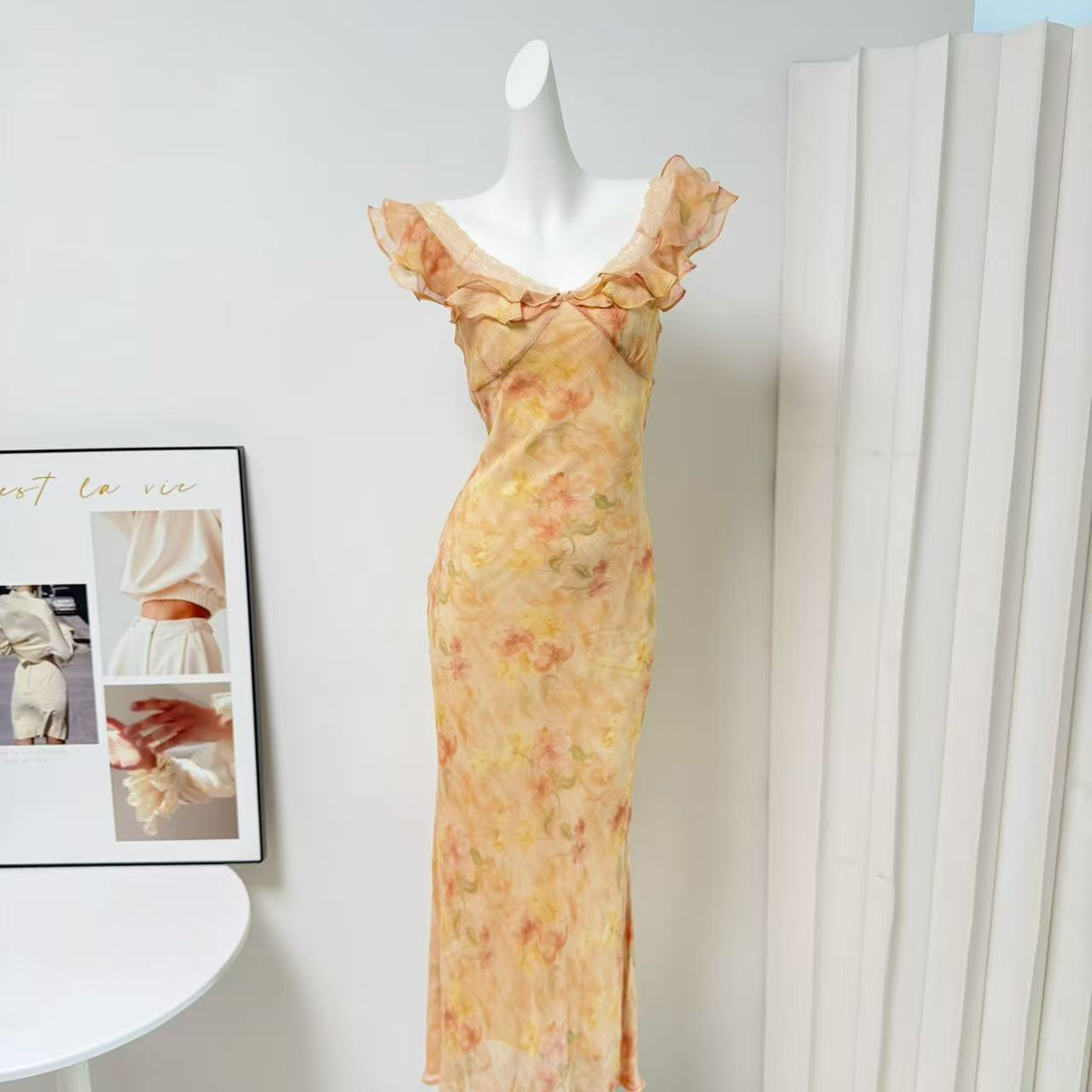 Sweet Floral Lace Trim Ruffle V-Neck Cinched Waist Mermaid Long Dress - Image 2